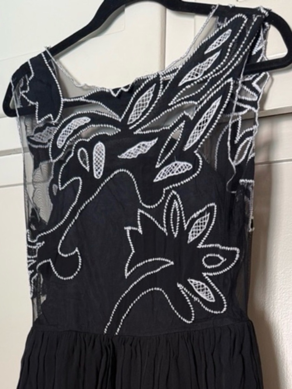 ASOS 🖤🤍BLACK🤍🖤 WHITE EMBROIDERED MESH DETAIL SLEEVELESS DRESS SIZE 8 🌟EUC🌟